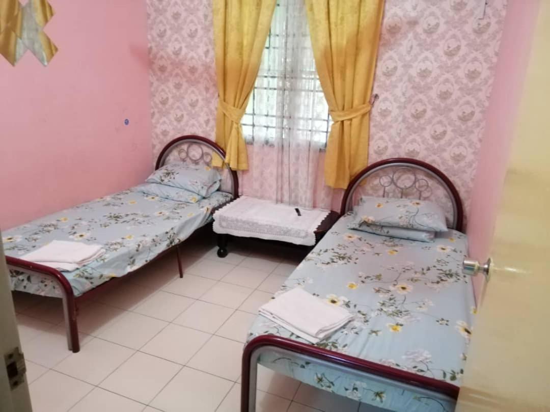 Homestay Perpaduan, Taman Bercham Raya Ulu Kinta Ipoh Perak Kampong Batu Lapan  Ngoại thất bức ảnh