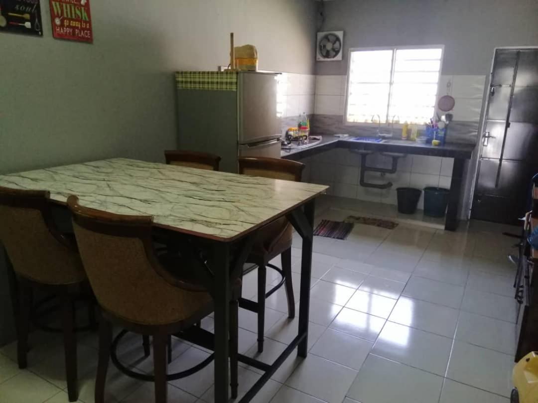 Homestay Perpaduan, Taman Bercham Raya Ulu Kinta Ipoh Perak Kampong Batu Lapan  Ngoại thất bức ảnh